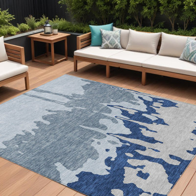 Tapis extérieur lavable abstrait bleu ciel et bleu denim 10 pi x 14 pi