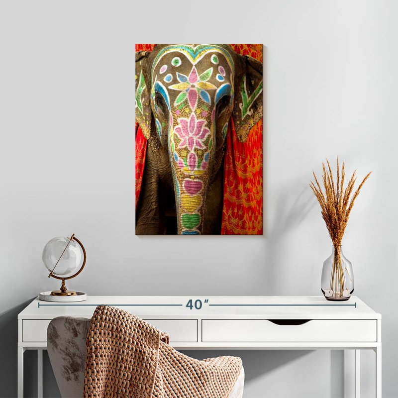 Éléphant du Festival indien de Brampt, H 24 po x l 16 po