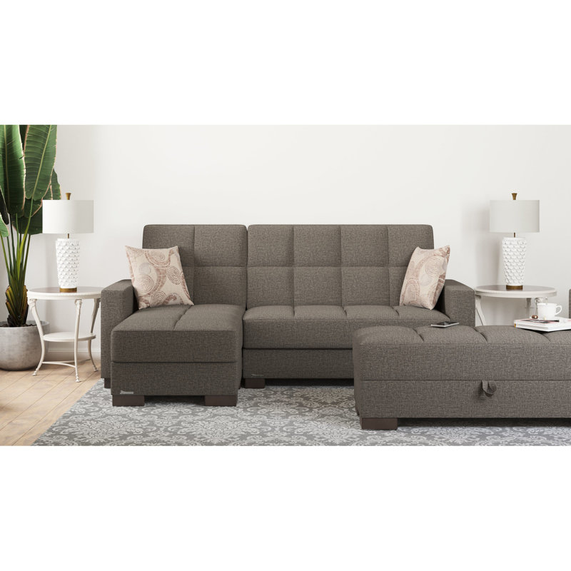 Chenille brune avec rangement pour un espace propre et organisé