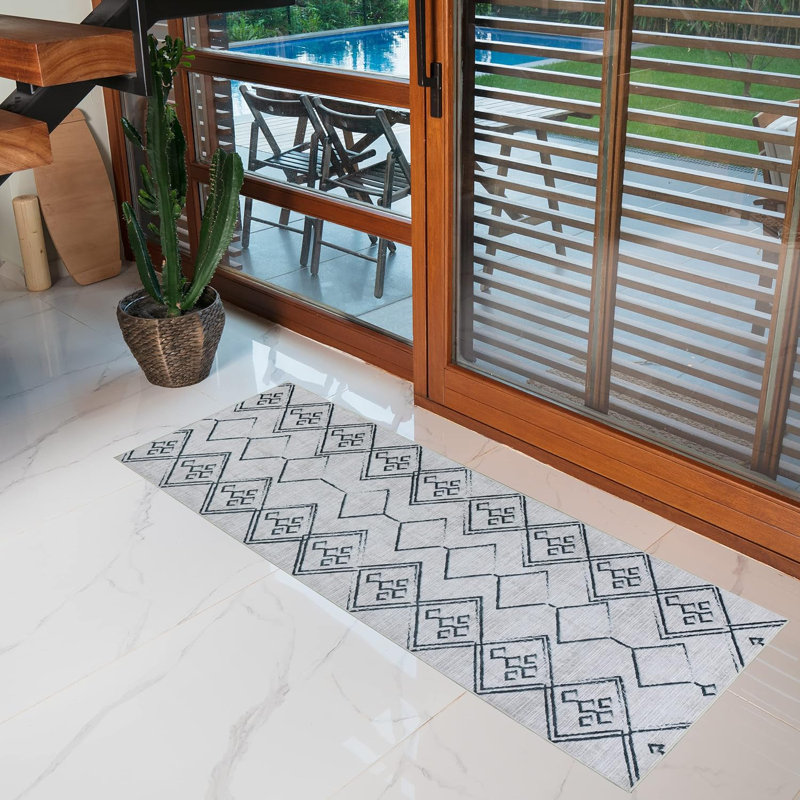 Kendrall Washable Geometric Indoor Rug, Runner 2'2'' x 6'