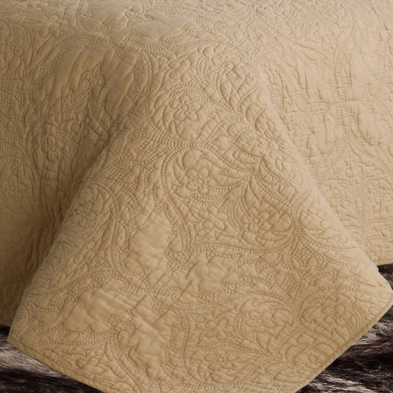 Curtis Traditional Cotton Floral Quilt, King Quilt + 2 King Shams, Sand