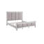 Ensemble de chambre à coucher King, design rembourré, gris et blanc, 3 pièces avec 2 tables de chevet-136170519