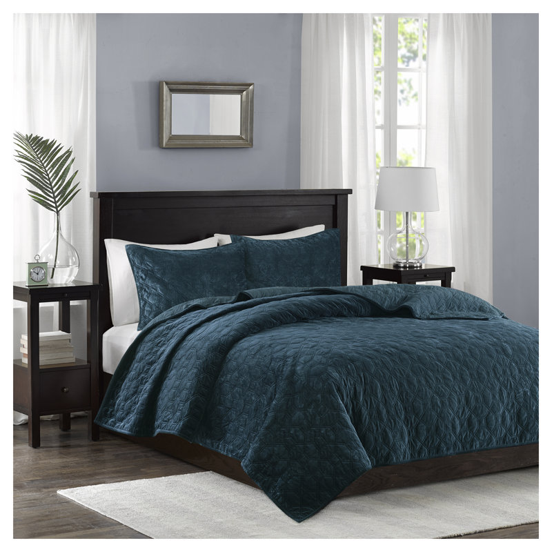 Ensemble de courtepointe en velours bleu sarcelle 3 pièces pour lit très grand / très grand californien avec matelassage géométrique et traitement antimicrobien