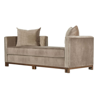 Leo Settee