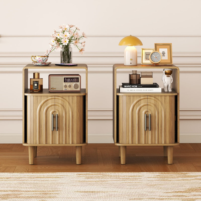 Table de bout cannelée avec rangement, ensemble de 2, petite table de chevet avec porte, Bois