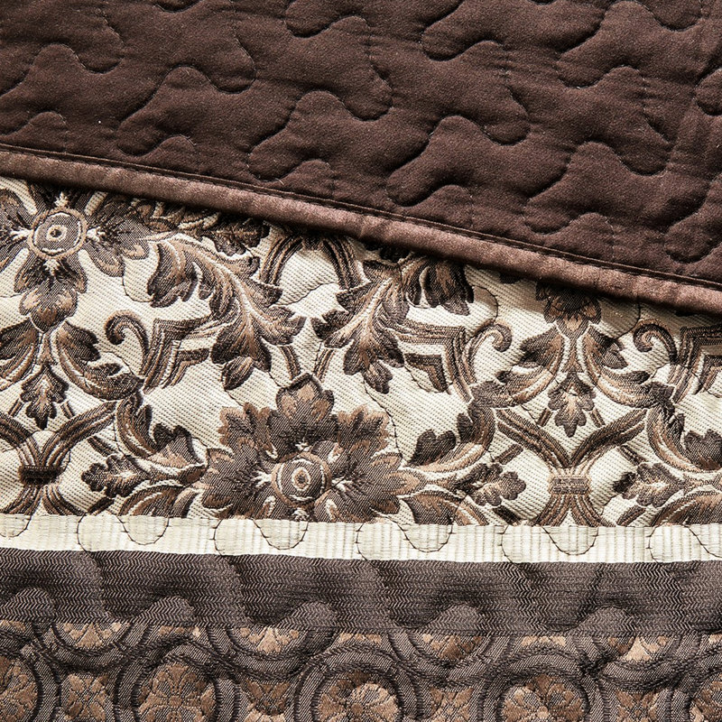 Courtepointe réversible 5 pièces - détails de broderie très grand / très grand et coussins décoratifs de couleur unie rouge avec textures géométriques