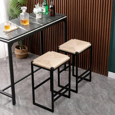 2 tabourets de bar sans dossier pour comptoir de cuisine, chaises de salle à manger en corde de papier. Structure en métal, design élégant. L 15,74 po x l 13,39 po x H 25 po, capacité de 220 lb. Maison et cuisine polyvalentes. Assemblage facile. Naturel