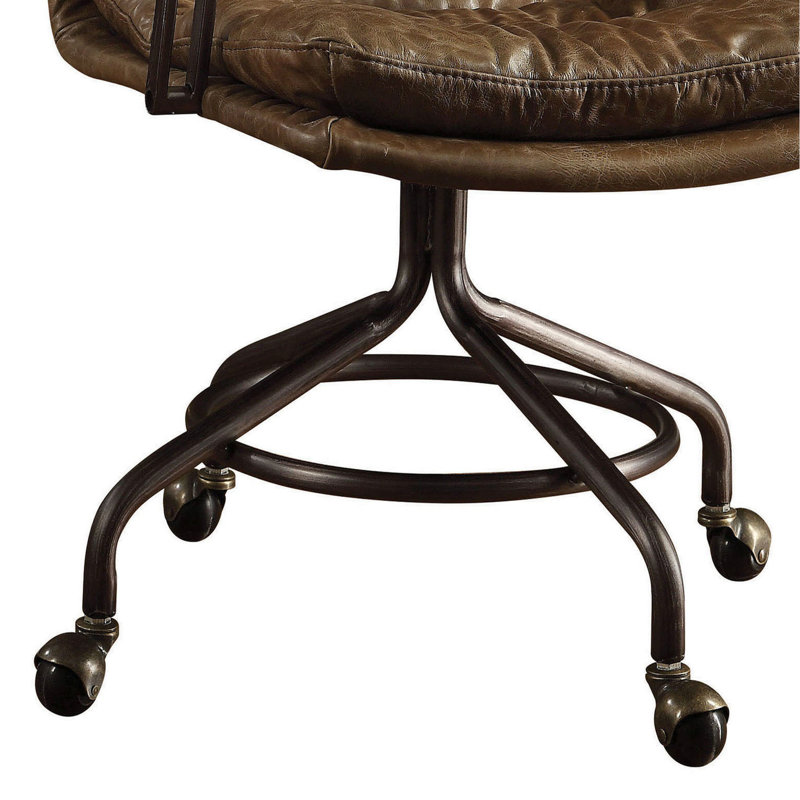 Chaise de bureau en cuir Whisky rétro rembourrée de mousse avec siège pivotant et accoudoirs pour un espace de travail confortable