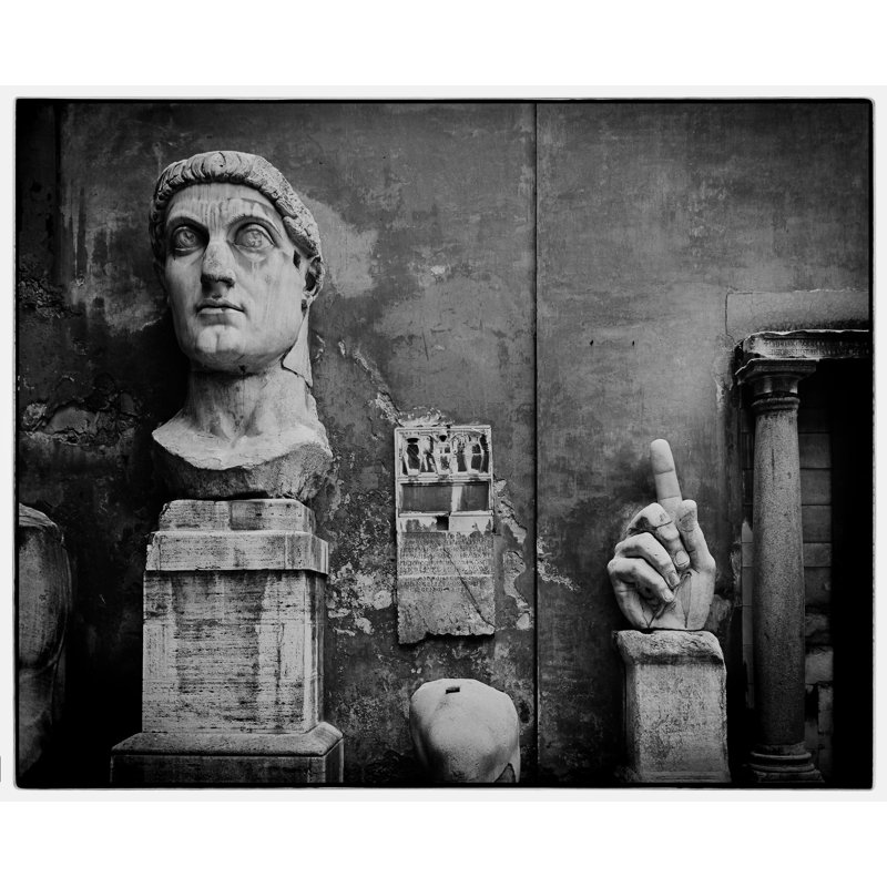 Remnants - Photographie encadrée sur papier, H 29,5 po x l 35,5 po, Cadre noir