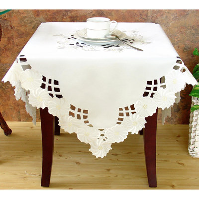 Weidler Embroidered Flower Table Topper