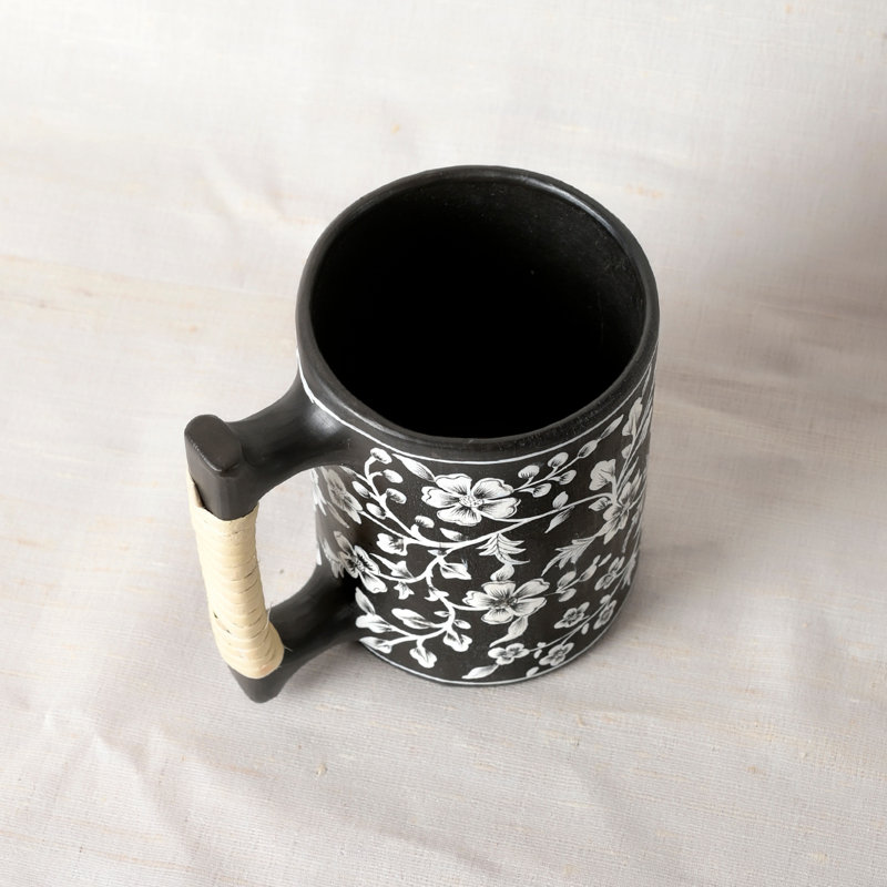 Chope à bière / café peinte à la main | Poterie noire faite à la main | Hauteur: 13 cm