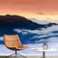 Murale orange, coucher de soleil brumeux, chaîne de montagnes-88769764