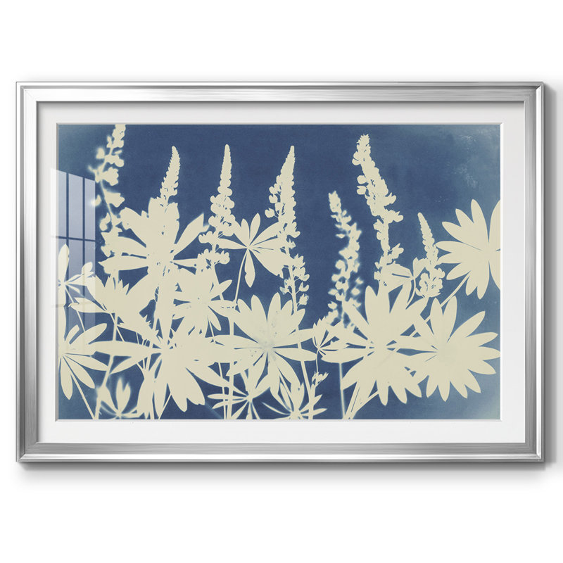 Lovely Lupin, reproduction d'art encadrée, H 15 po x l 21 po x P 1,5 po, Argent