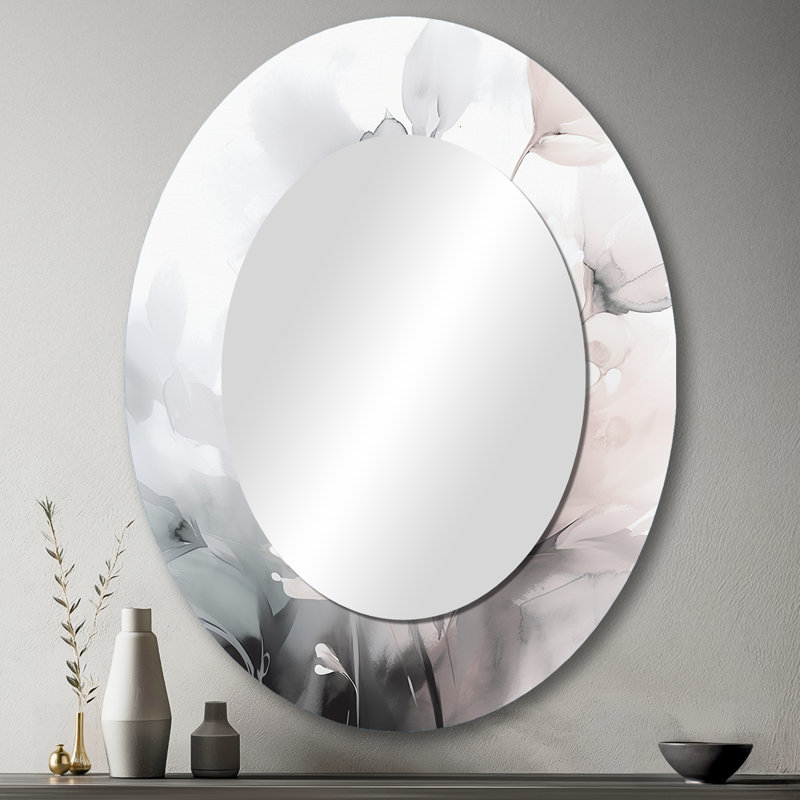 Doux doux gris clair fleurs I - miroir décoratif ovale floral sur métal, 43 po x 33 po