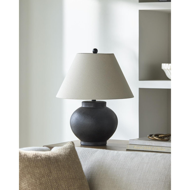 Akhsa Table Lamp, Black