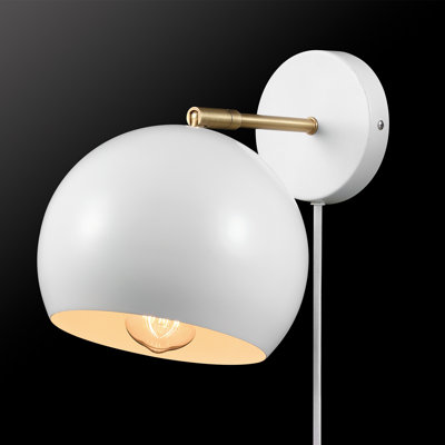 Applique murale à brancher ou câblée à 1 lumière Jerimee, blanc mat, accent laiton mat