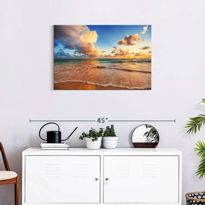 Gillard Relaxing Ocean Wave