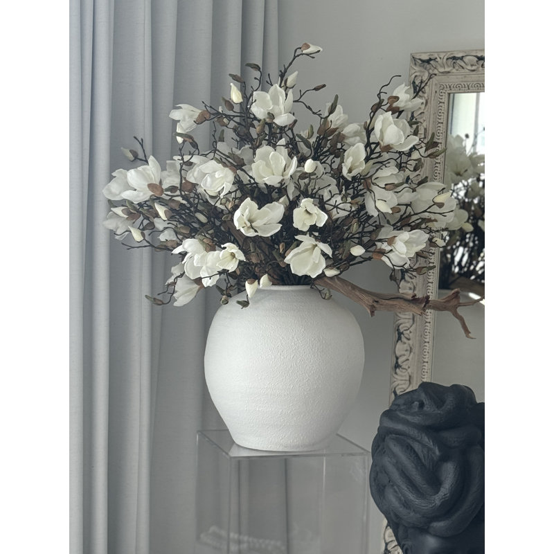 Konos Vase With White Magnolias
