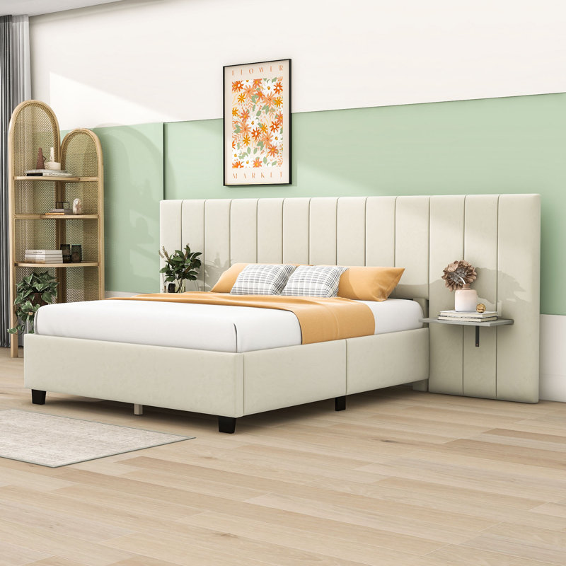 Lit plateforme tapissier avec tête de lit et tablettes Peg, Grand, Beige