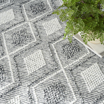 Leibowitz Geometric Indoor Rug