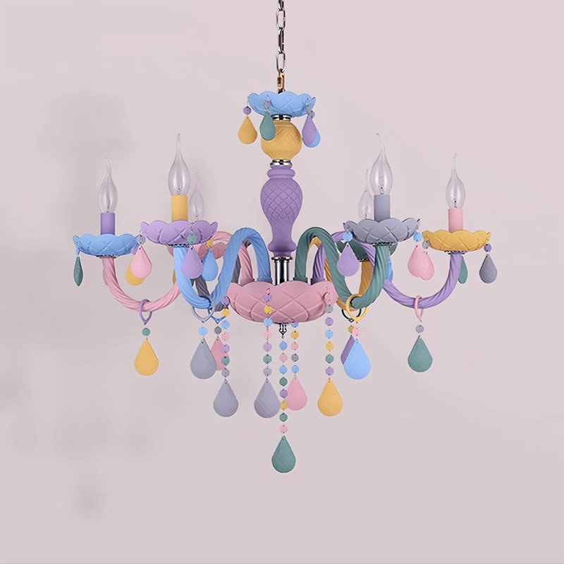 Lustre arc-en-ciel ludique pour espaces créatifs