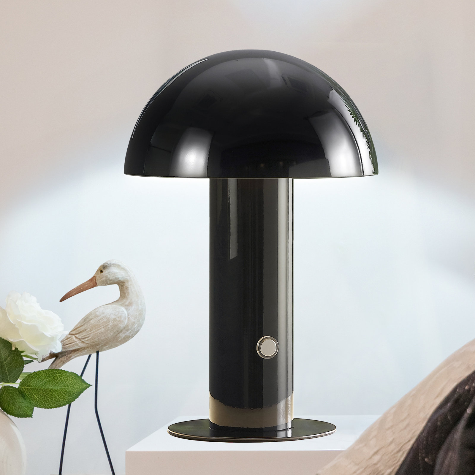 Viv Metal Desk Lamp, Black