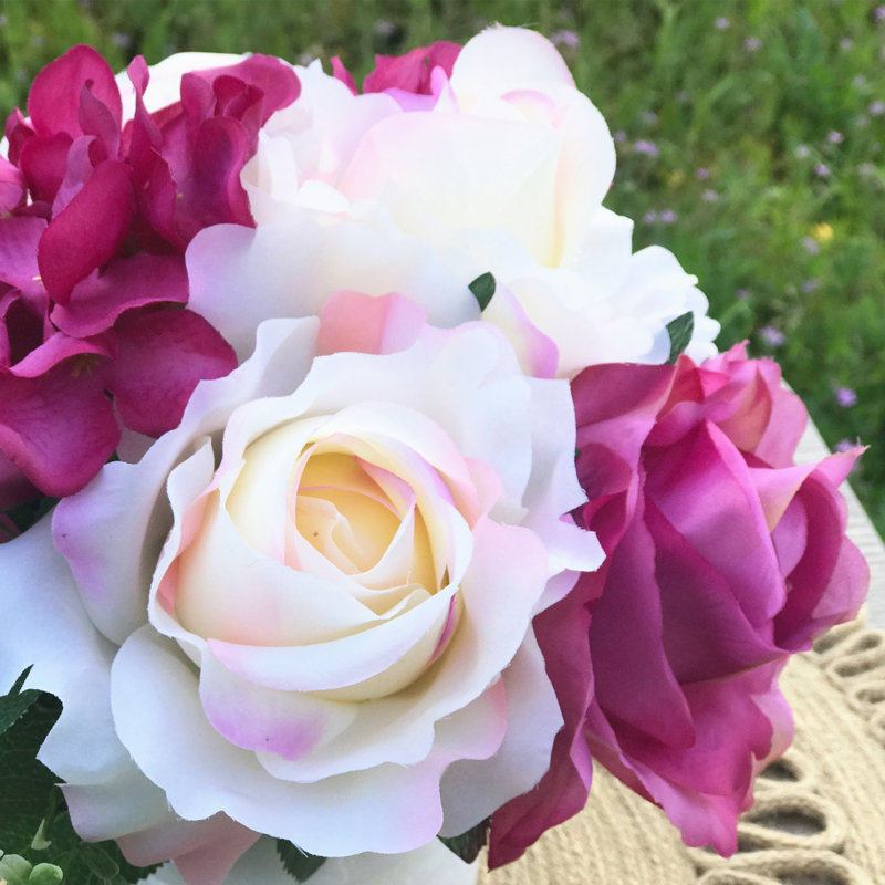 Arrangement floral mixte en vase ouvert