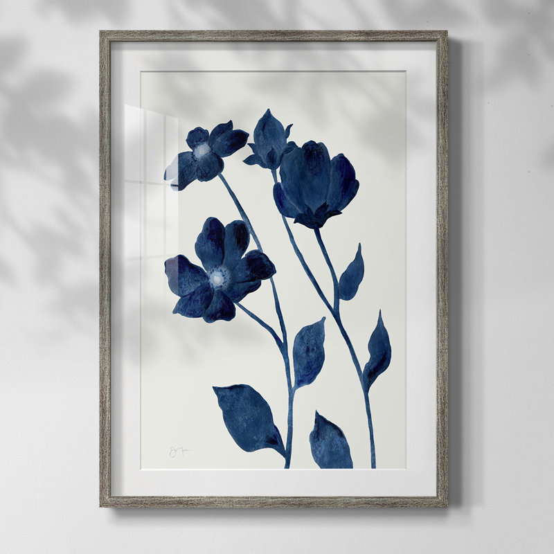 Indigo Bloom I, reproduction encadrée, Blanc, Papier encadré argent vieilli