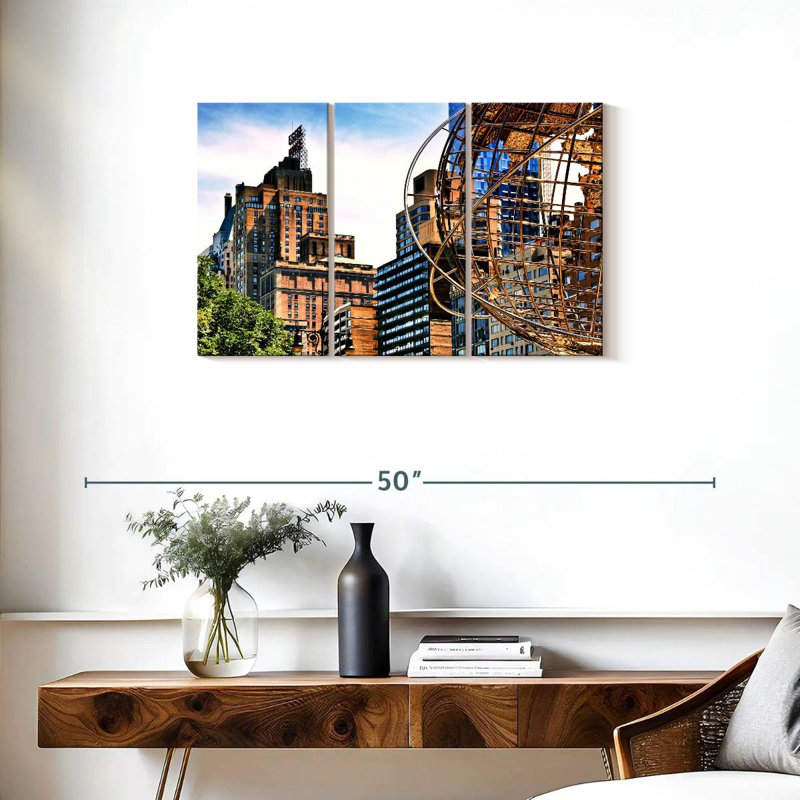 Sireci NYC Unisphere, 20" H x 33" W