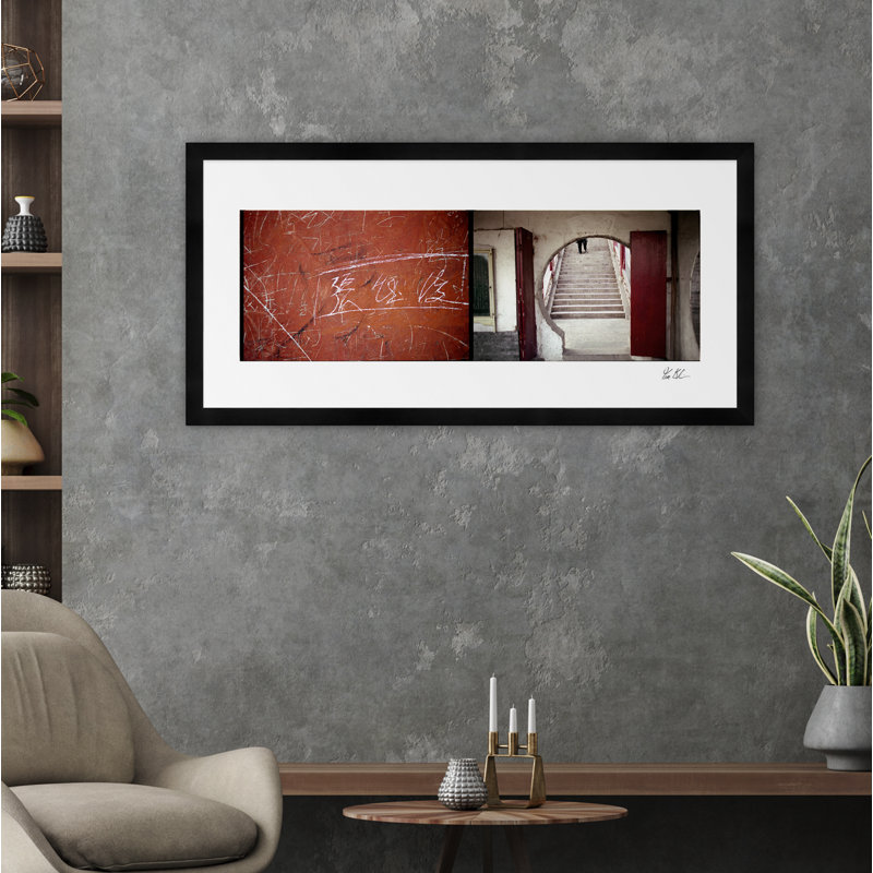Pagoda Graffiti par Tim Klein - Photographie avec cadre photo