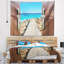 Porte ouverte sur une tapisserie Ocean Pier-28507473