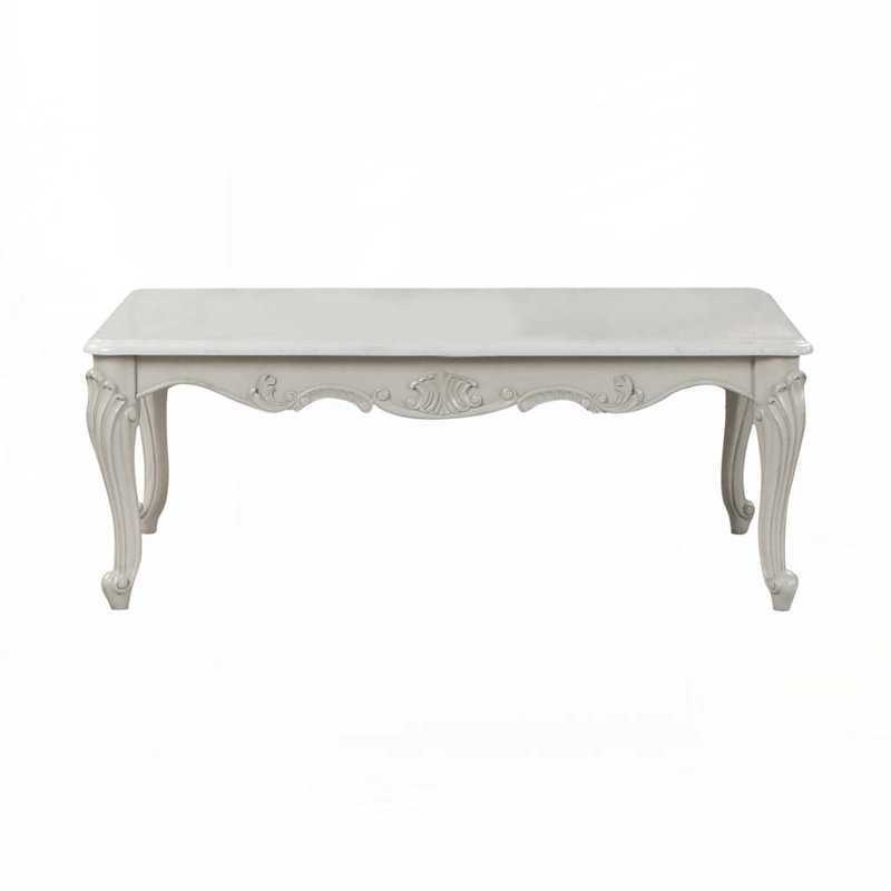 Table basse en bois avec 4 pieds
