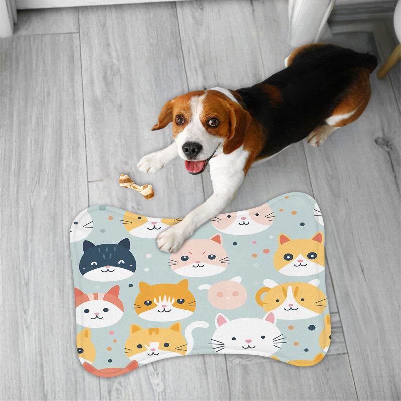 Tapis de jeu en forme d'os Playful Kawaii Kittens - 1 pièce