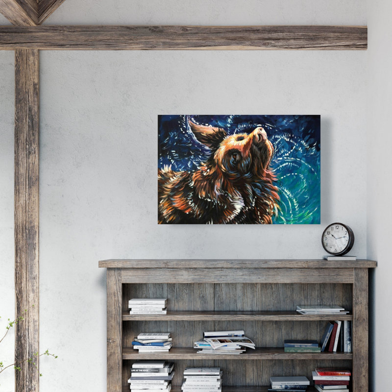 Wet Golden Retriever secouant pour sécher - toile brune contemporaine