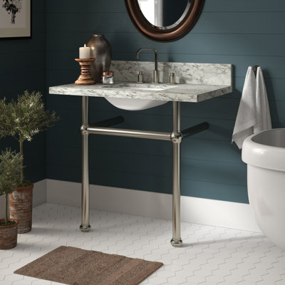 Dessus de meuble-lavabo en marbre de Carrare 36 pouces avec pieds en laiton Kingston Templeton (8 pouces, 3 trous)