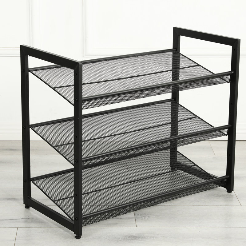 Étagère à chaussures à 3 niveaux en métal noir pour porte d'entrée et espaces restreints, étagères en maille large, 2 options d'inclinaison, embouts en caoutchouc antidérapants, installation simple et gain de place, rangement d'entrée avec hauteur sous plafond plus élevée