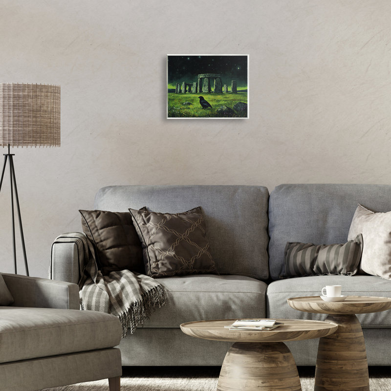 Plaque murale Crow & Stonehenge la nuit, design par Tom Crehan