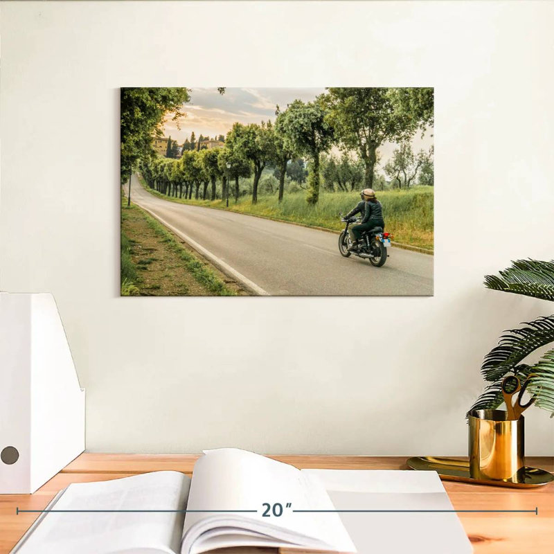 Couple faisant du vélo, H 8 po x l 12 po