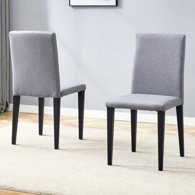 Deux sièges de salle à manger gris. Simple mais élégant. Rembourrage confortable. Structure en métal. Pieds coulissants. Facile à assembler. 17 po x 16 po. Hauteur totale de 35,4 po de 2 chaises pour un espace élégant. Matériau respirant.
