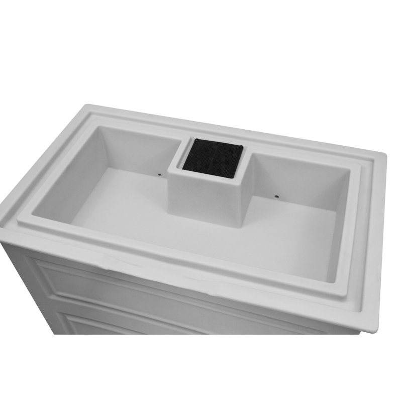 Red Barrel Studio® 42 Gallons Plastic Drainable Planter Rain Barrel
