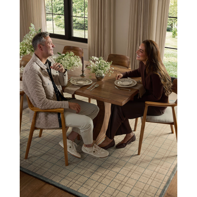 Chris aime Julia X Loloi. Tapis d'intérieur à motif géométrique Bobby, Sage / Denim, 5 pi 0 po x 7 pi 6 po
