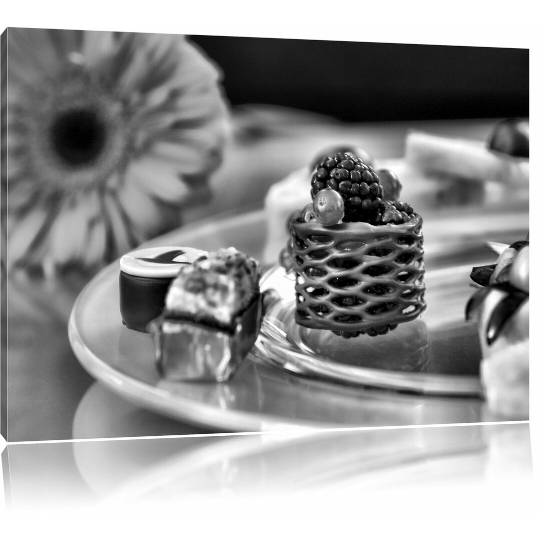 Leinwandbild Appetitliche Desserts in Monochrom