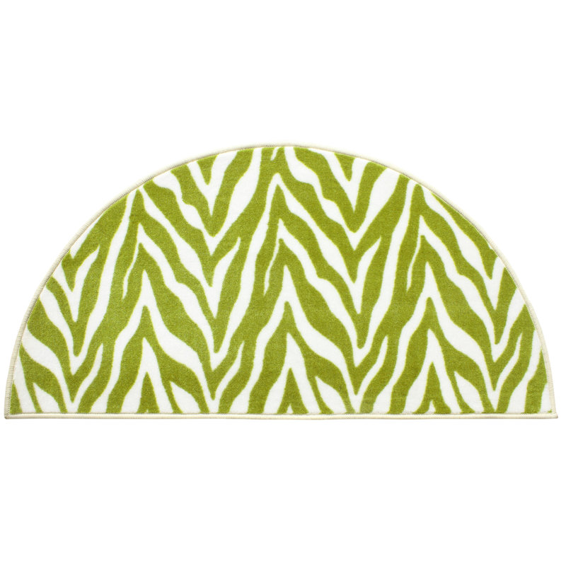 Tapis intérieur / extérieur vert à imprimé animal, Demi-cercle 2 pi 5 po x 5 pi