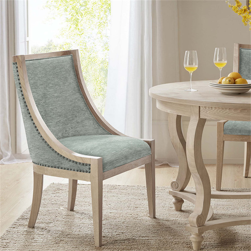 Chaise rembourrée avec garniture cloutée, Vert tendre