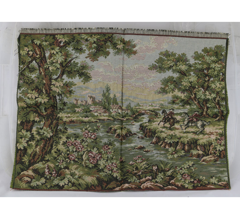 Tapisserie tissée hommes sur les chevaux par le riverbank