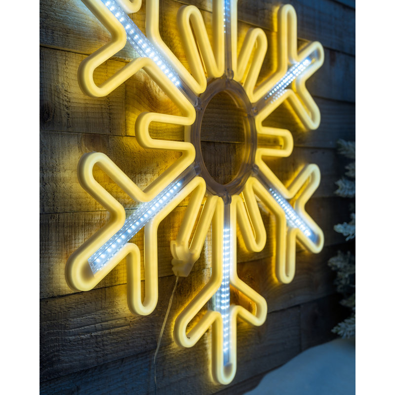 LED Indoor / Outdoor Lighted Window Décor