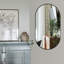Ensemble de 1 miroir mural ovale en aluminium incassable 33 po x 20 po x 1,1 po, forme ovale, finition brossée