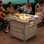 Table de foyer d'extérieur au propane 30 pouces 50 000 BTU avec couvercle, osier tissé à la main, table de foyer au gaz carrée avec perles de verre pour le jardin, le patio, certification CSA