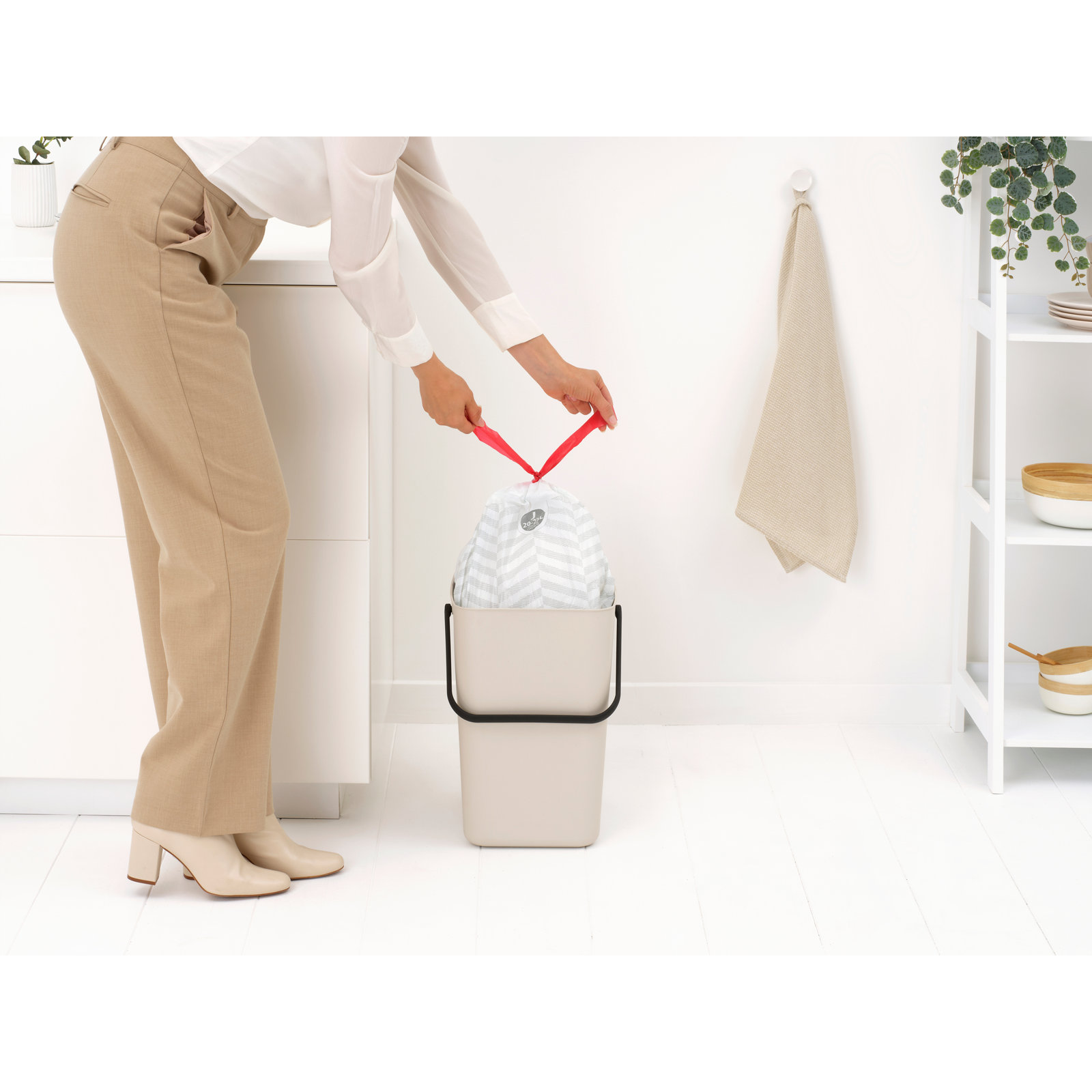 Brabantia Sort & Go Plastic Recycling Bin, 6.6 Gallon, Soft Beige
