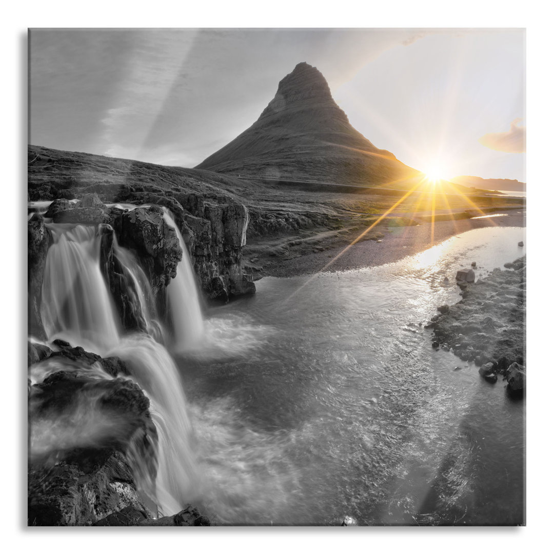 Glasbild-Wasserfall in Island bei Sonnenuntergang